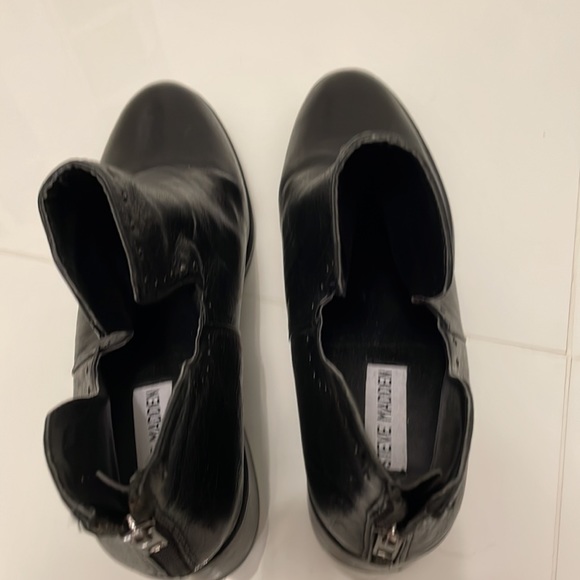 Steve Madden Digits Studded Leather Block Heel Ankle Boots - Picture 6 of 9